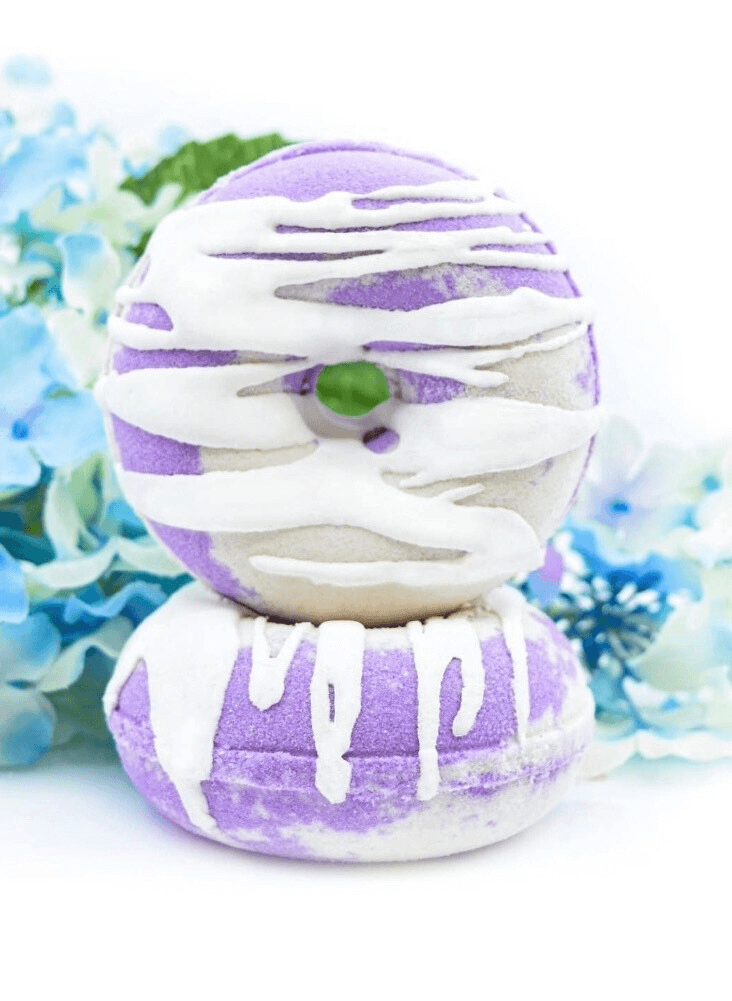 donut shaped bath bomb in black raspberry vanilla scent